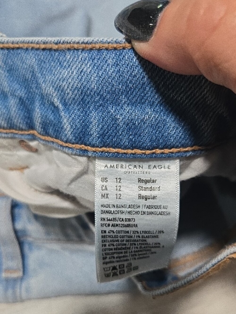 American Eagle Outfitters Light Blue High-Rise Barrel Jeans - Picture 4 of 11